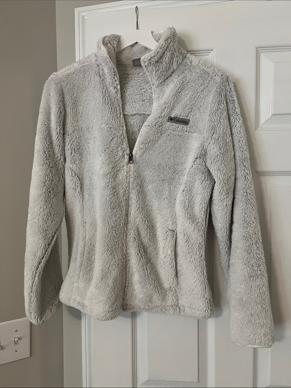 Columbia Women’s Plush Full-Zip Fleece Jacket in Light Gray